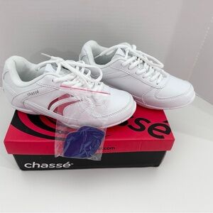New In Box Chasse’ Cheer Flip Youth Shoes Size 3 White With Color Inserts